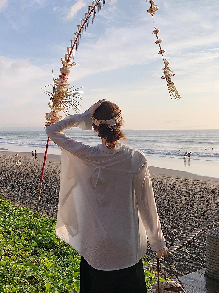 

Мягкая тонкая Солнцезащитная рубашка с длинными рукавами, женский летний Свободный кардиган, повседневный Топ, маленькое пальто на пуговиц...