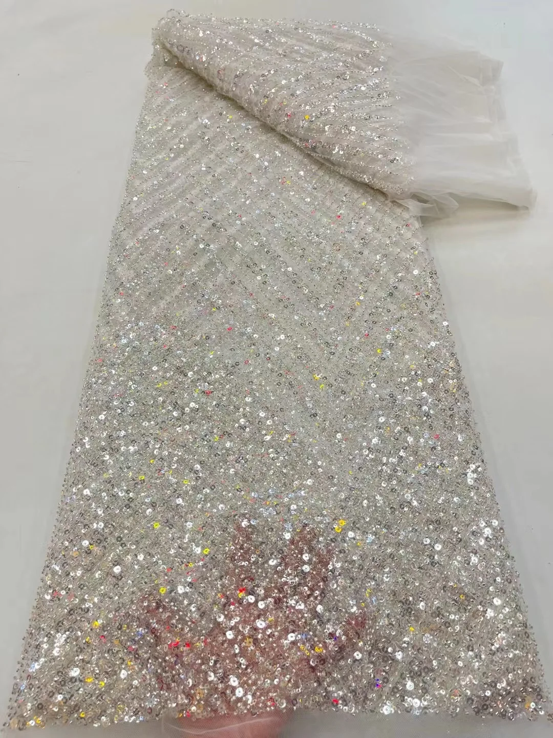 

2022 нигерийские чистые белые высококачественные тюлевые кружева ручной работы с блестками, африканская Роскошная сетчатая ткань с бусинами для модного женского платья для выпускного вечера
