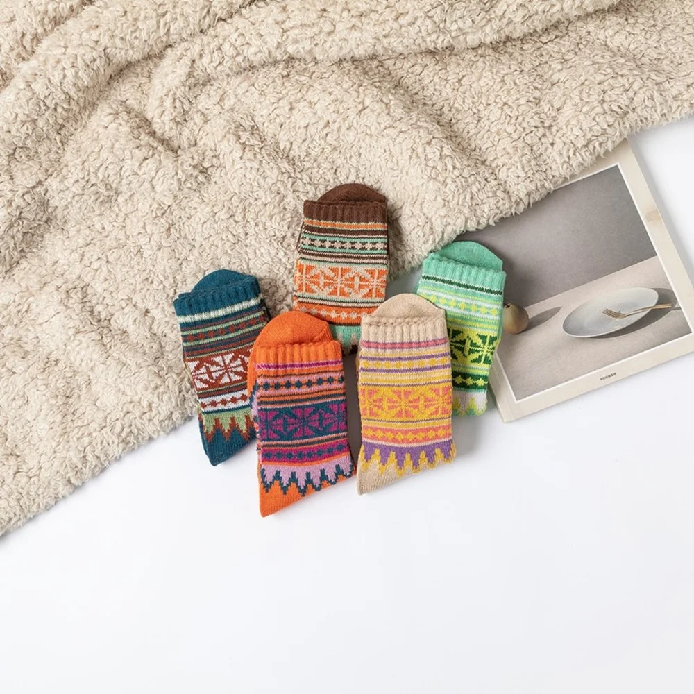 5 Pairs New Retro Ethnic Style Geometric Pattern Mid-tube Women Socks Thickened Warm Casual Women Rabbit Wool Socks
