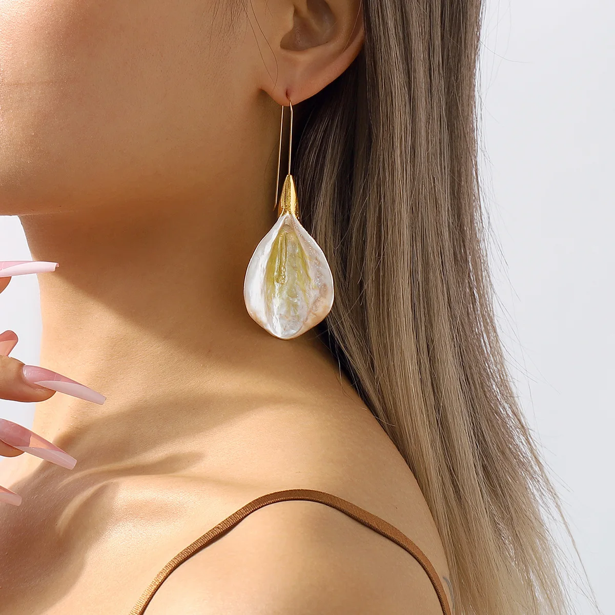 

New in Earrings for Women 2023 Trending Original and Funny Woman Luxury Flower Jewelry Rose Gold Trendy Special Statement Cute