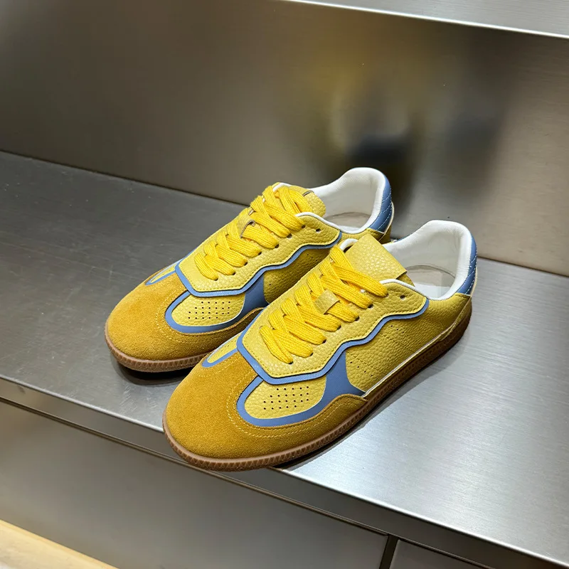 Кроссовки женские из натуральной кожи на шнуровке с круглым носком