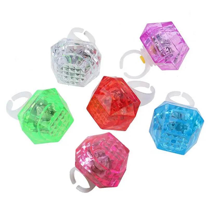 Кольцо со светодиодсветодиодный подсветкой и бриллиантами 2 шт. |