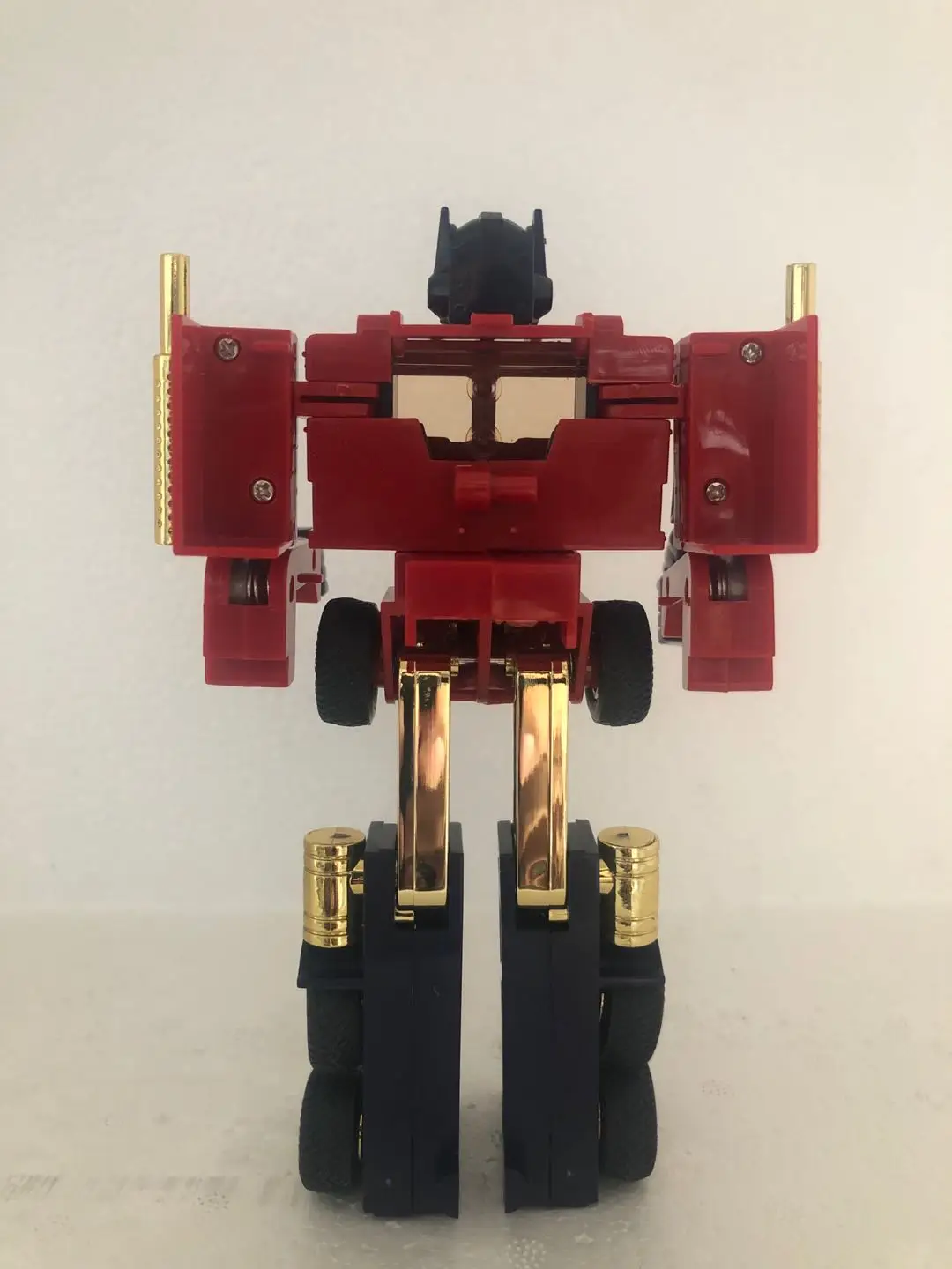 Deformation G1 Optimus prime gold reissue brand new free shipping