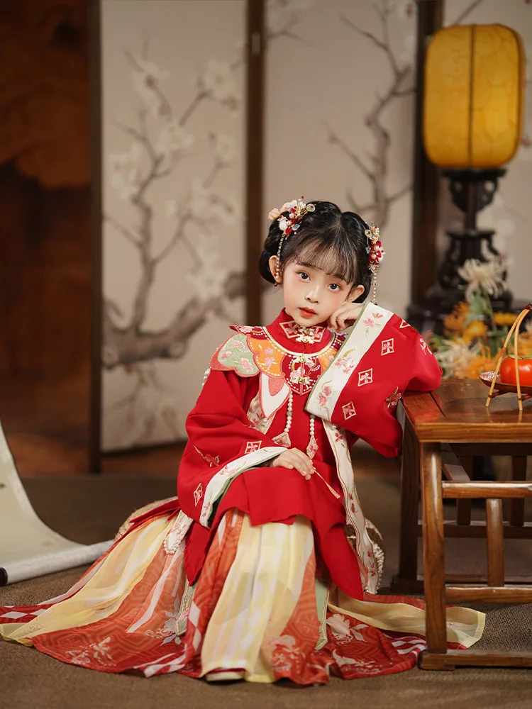 Винтажное китайское платье ханьфу детское традиционное с цветочной вышивкой