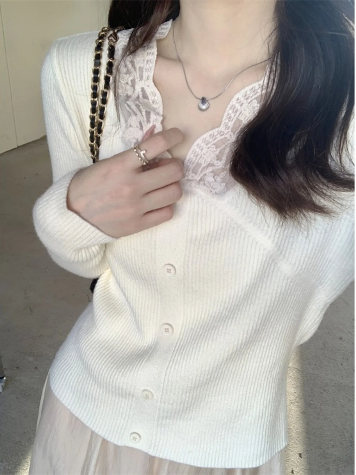 Абрикосовая кружевная нижняя рубашка женская осенне-зимняя внутренняя одежда