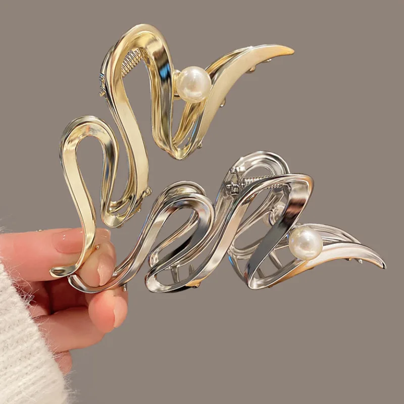 

New Korean Golden Wave Snake Shaped Pearl Alloy Hair Grab Personalized Back Scoop Shark Hairpin Women's Fashion Hair Accessories