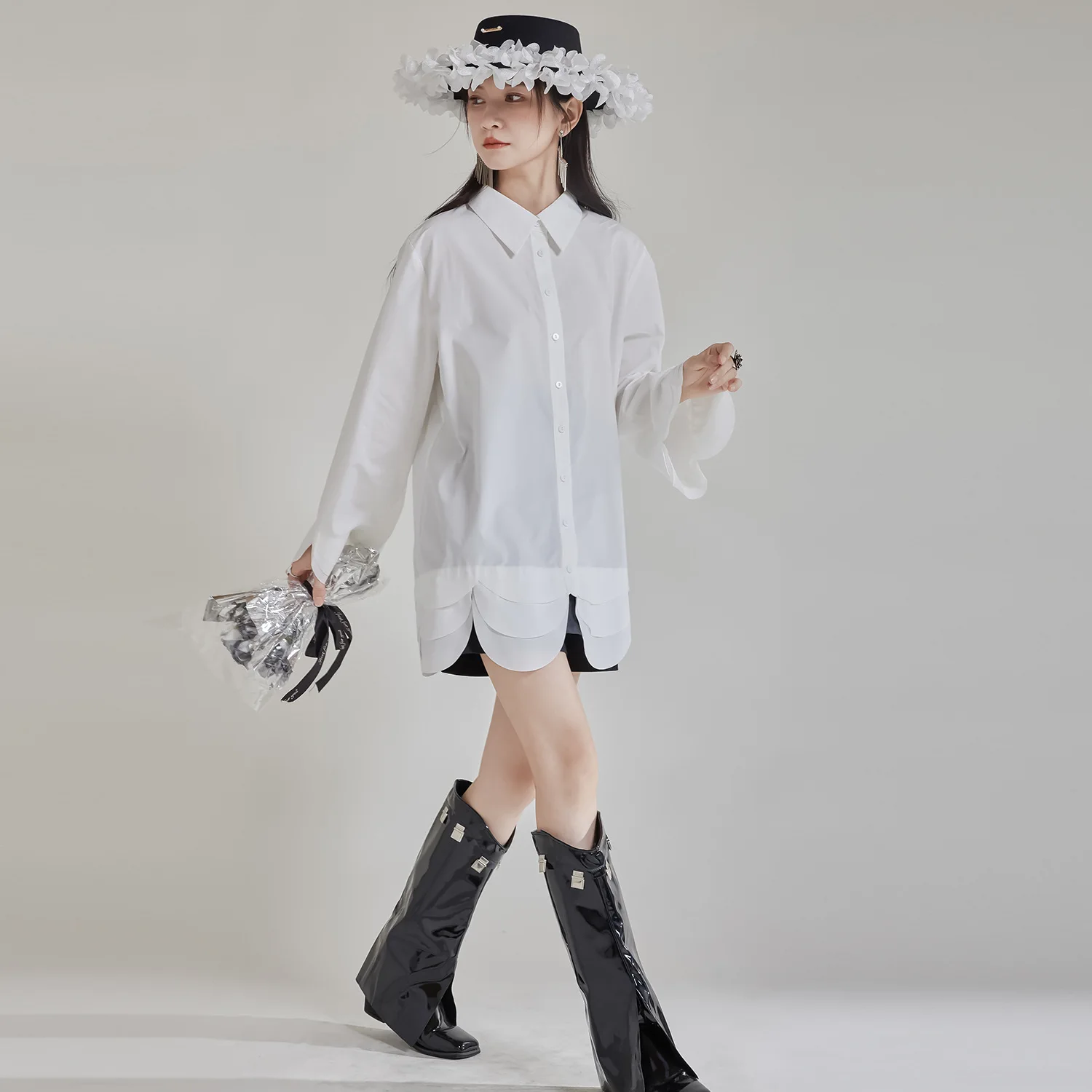 Женская рубашка с ультра-широким подолом и рукавами-лепестками украшение на