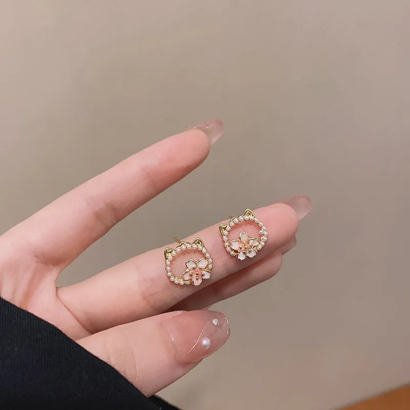 

French Style Elegant Cat Flower Stud Earrings for Women Simple Camellia Cherry Blossoms Pearl Metal Earrings Statement Jewelry