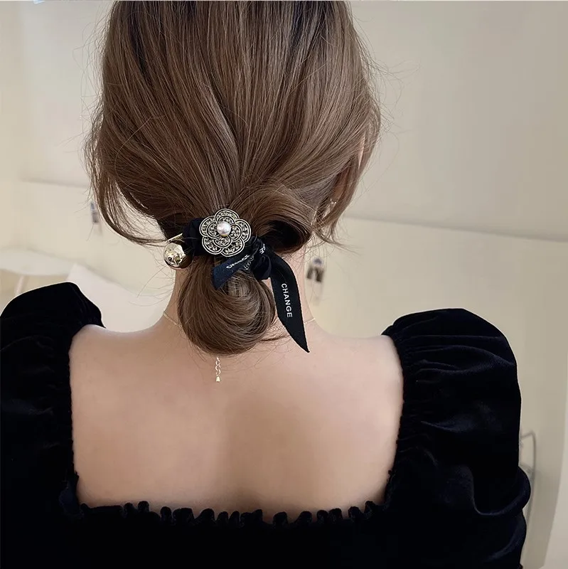 

Retro Scrunchies Luxury Hair Ring Rhinestone Headwear Camellia Hair Rope Large Intestine Black Ponytail Rubber Band Headdress