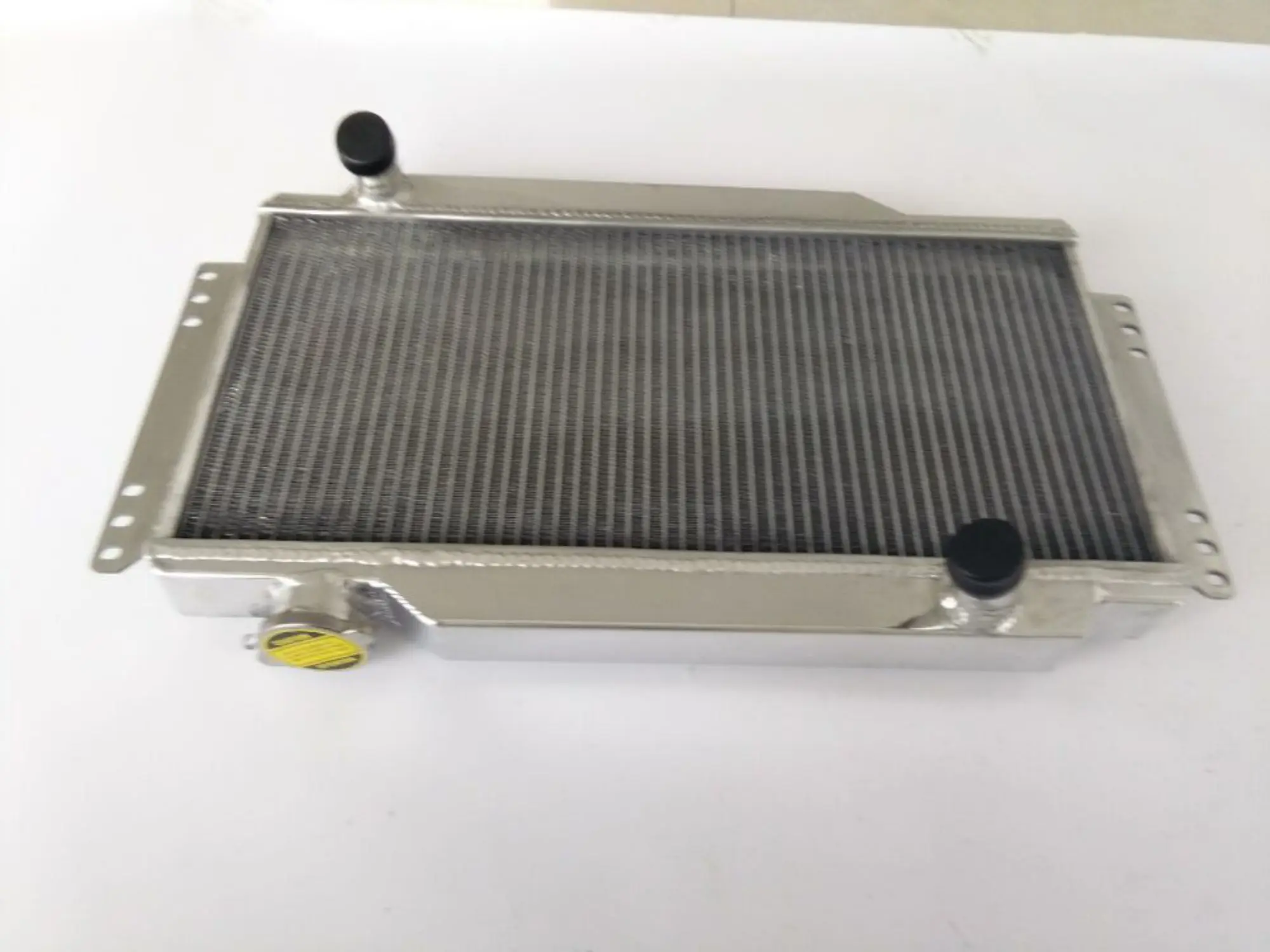 Для алюминиевого радиатора Triumph Spitfire типа 1975 1977 76