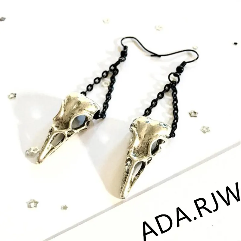 

Vintage Crow Skull Chain Earrings Gothic Punk Jewelry Fashion Ladies Charm Earrings for Girlfriend Gifts