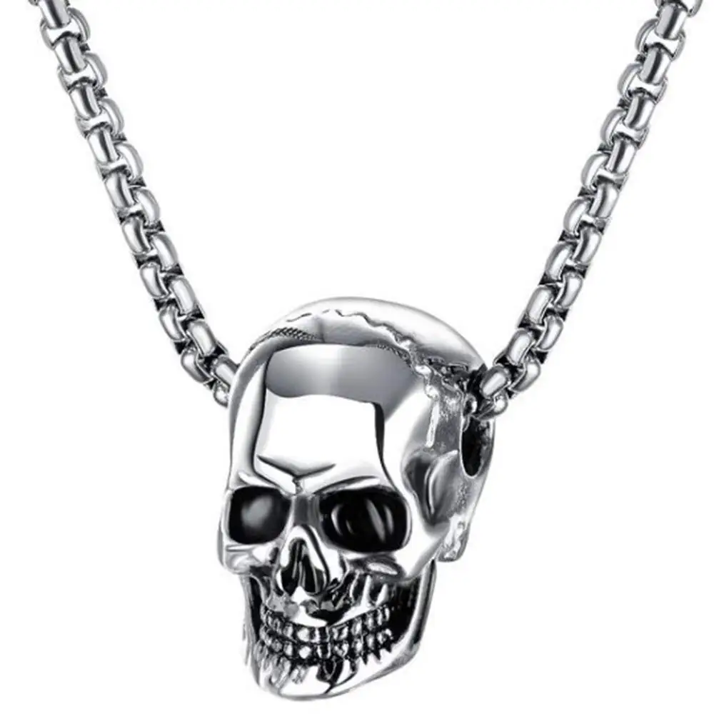 

Punk Gothic Necklace Skull Pendant for Man Woman Classic Simple Matching Short Sleeve Sweater Alloy Bone Pendant