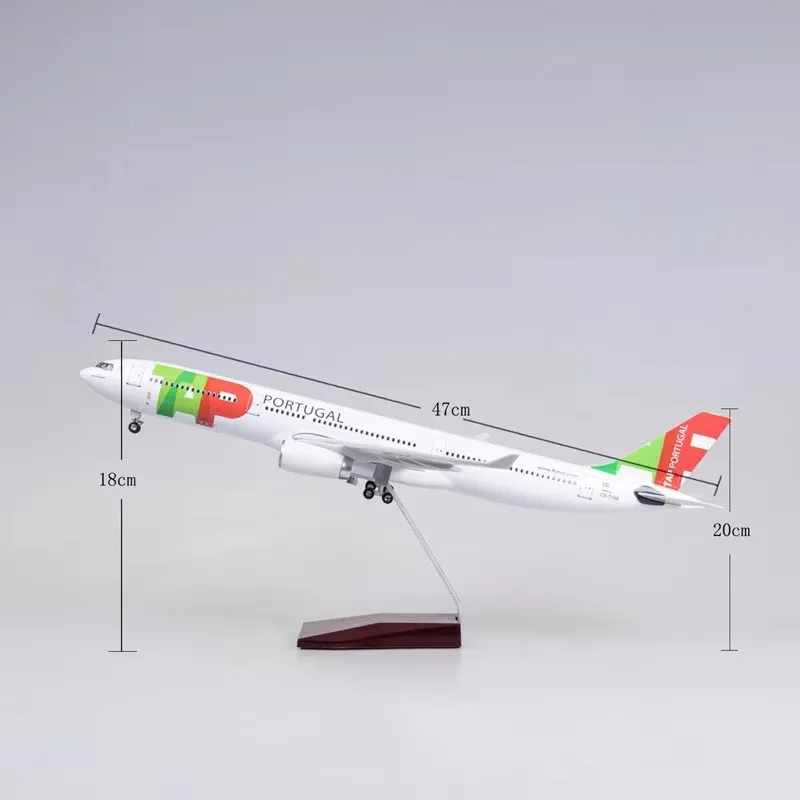 Масштаб 1:135 47 см модель A330 Air Portugal Airlines с подсветкой и нижним колесом литая под