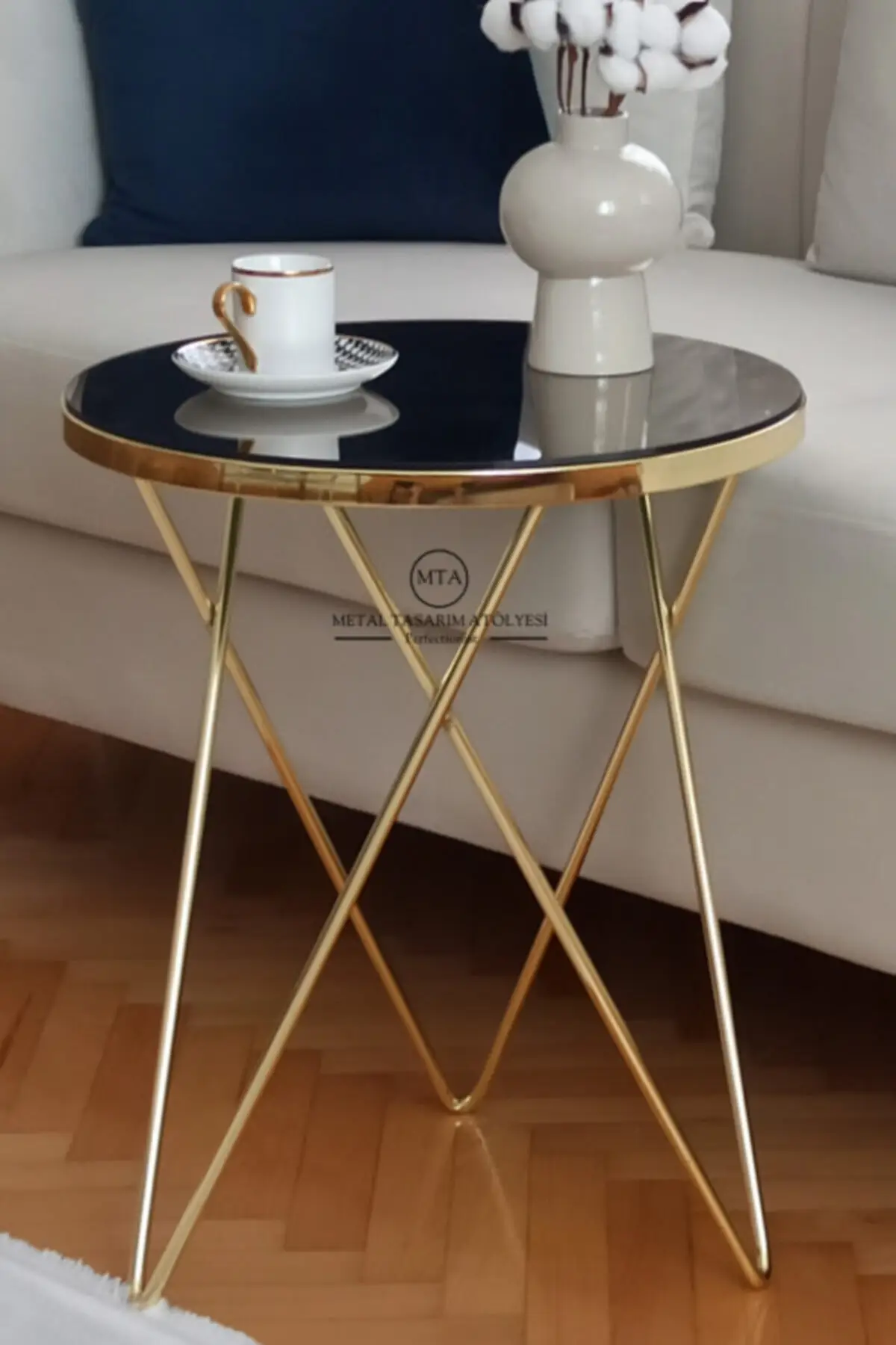 

Modern Gold Metal Coffee Table Single Glass Scandinavian Coffee Table Nightstand Tea Coffee Service Table Living Room Decorative