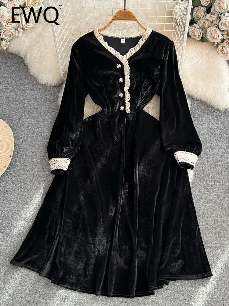 

Женское бархатное платье-трапеция с длинным рукавом и V-образным вырезом