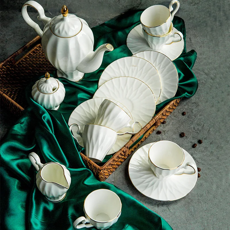 

Bone Tangshan China 15 piece European gold tracing set creative gift coffee cup and plate