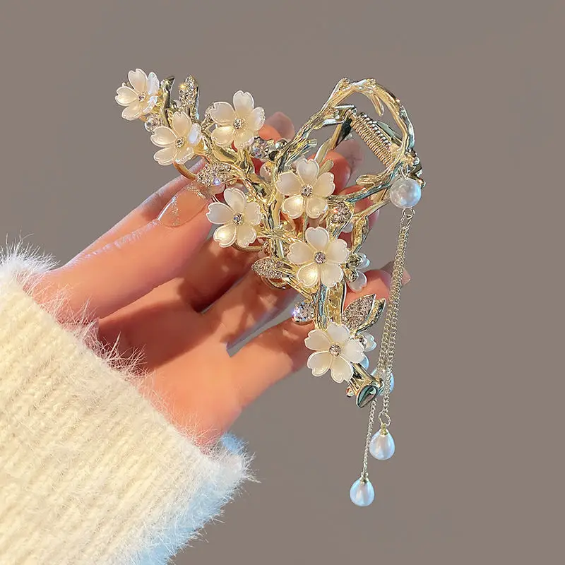 

Fashionable Pearl Hair Clip With A High-end Antique Style Tassel Hair Clip