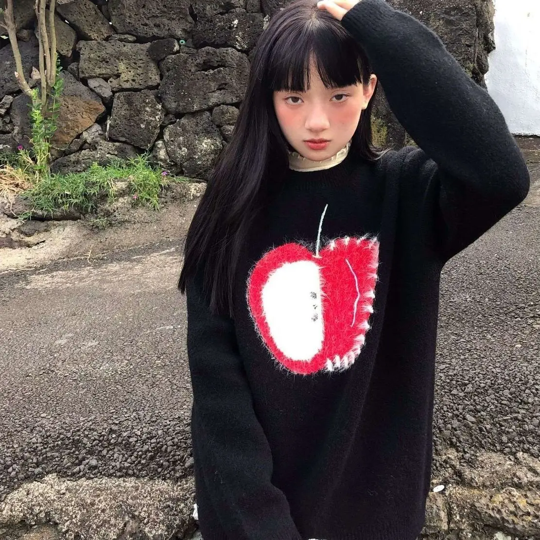 Gaganight женский черный ретро утягивающий свитер с ленивым мультяшным яблоком 2024