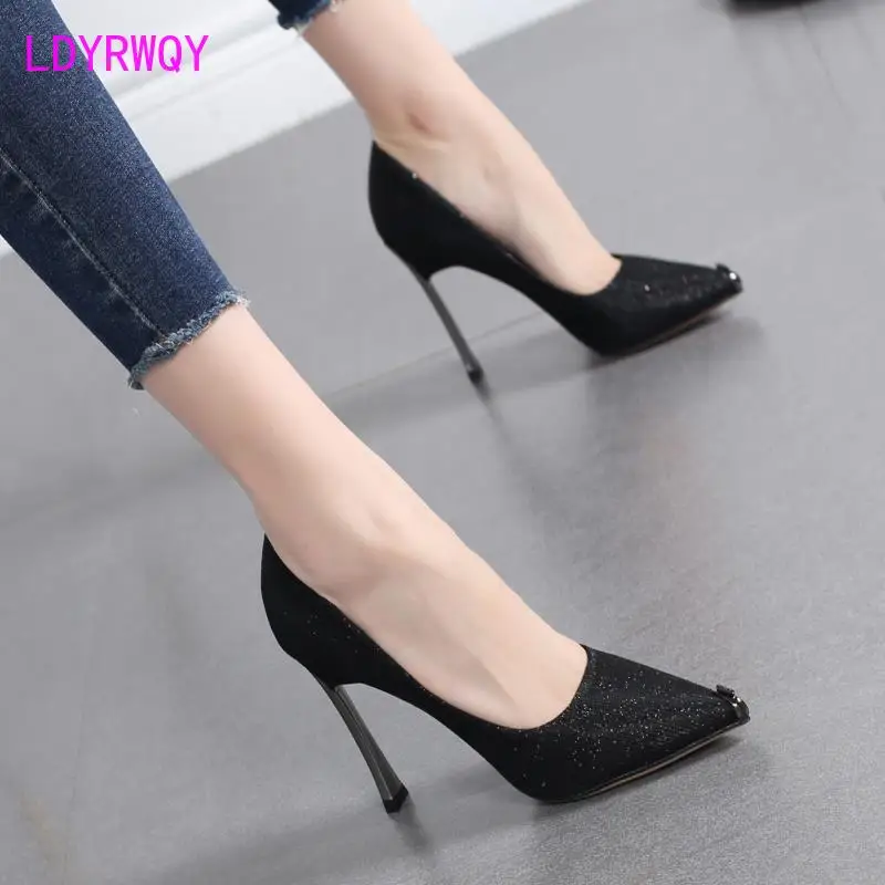 Женские туфли с закрытым носком универсальные черные на высоком каблуке-шпильке