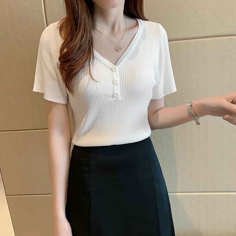

Summer 2022 new Korean version of V-neck short-sleeved t-shirt slim ice silk sweater underlay top white