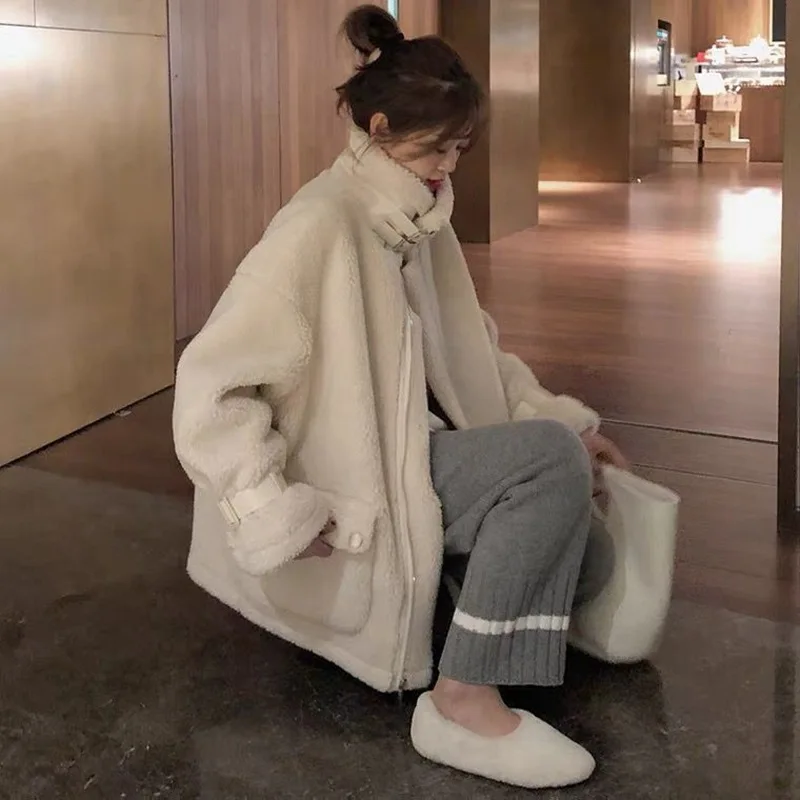 Winter Thickened Chic Lamb Wool Loose Short Coat Women's Faux Fur Overcoat New Fashion Korean Long Sleeve Solid Color Jacket