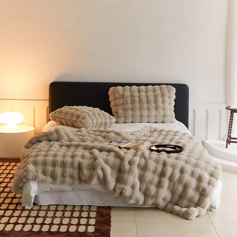 

DBL.SEVEN&C High-end Tuscan bed blanket faux fur blankets & throws Bedspread sofa cover bed plaid aesthetic Decoration bedroom