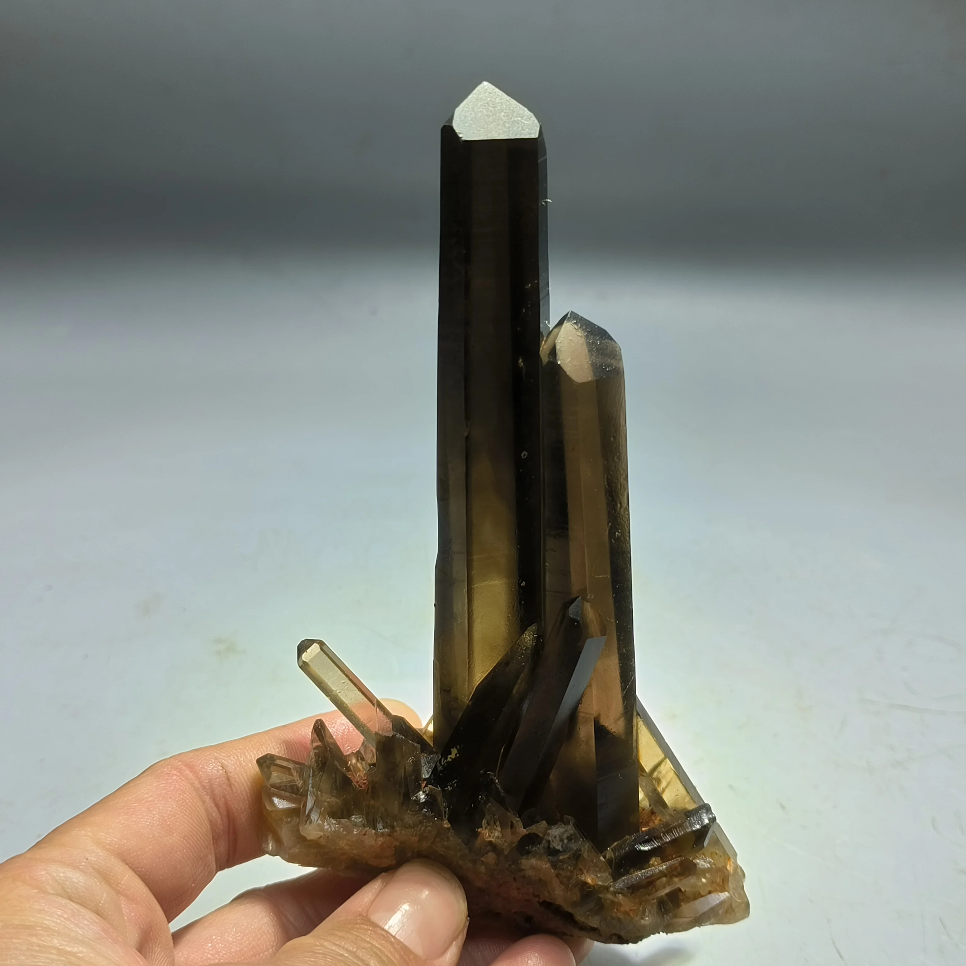 

148.2g100% natural tea crystal cluster mineral smoke QUARTZ GEM energy halo healing stone home decoration crystal specimen