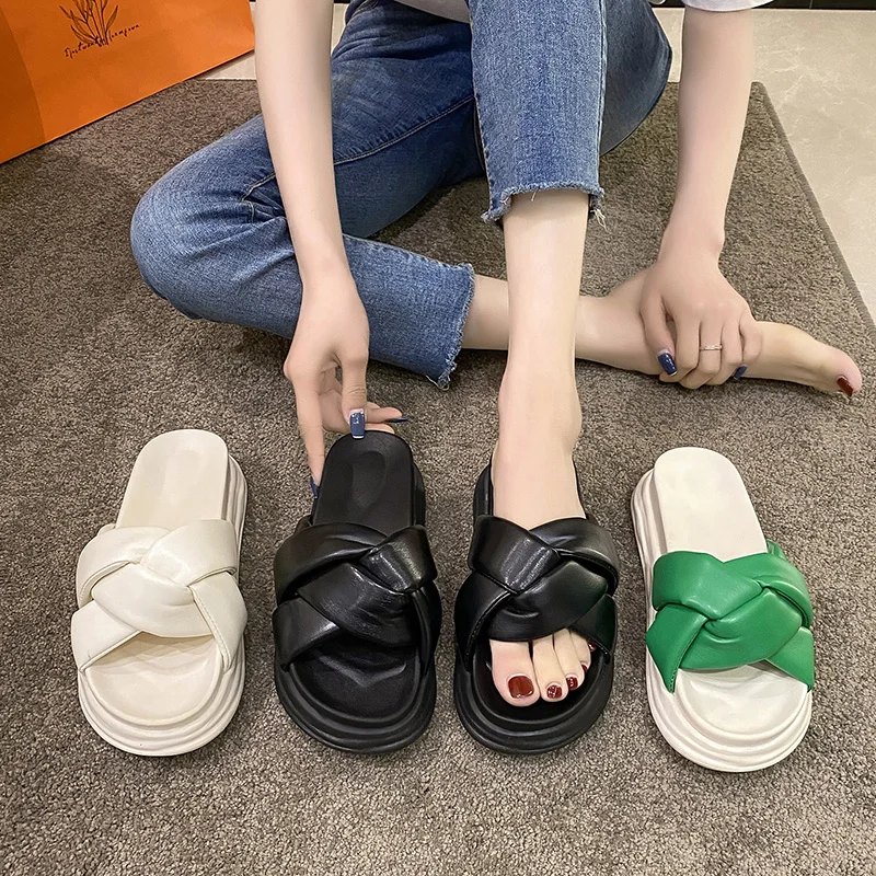 

House Slippers Platform Women Luxury Shoes Pantofle Slides Med Lady Designer 2022 Soft Summer Flat Girl PU Casual Rome Rubber