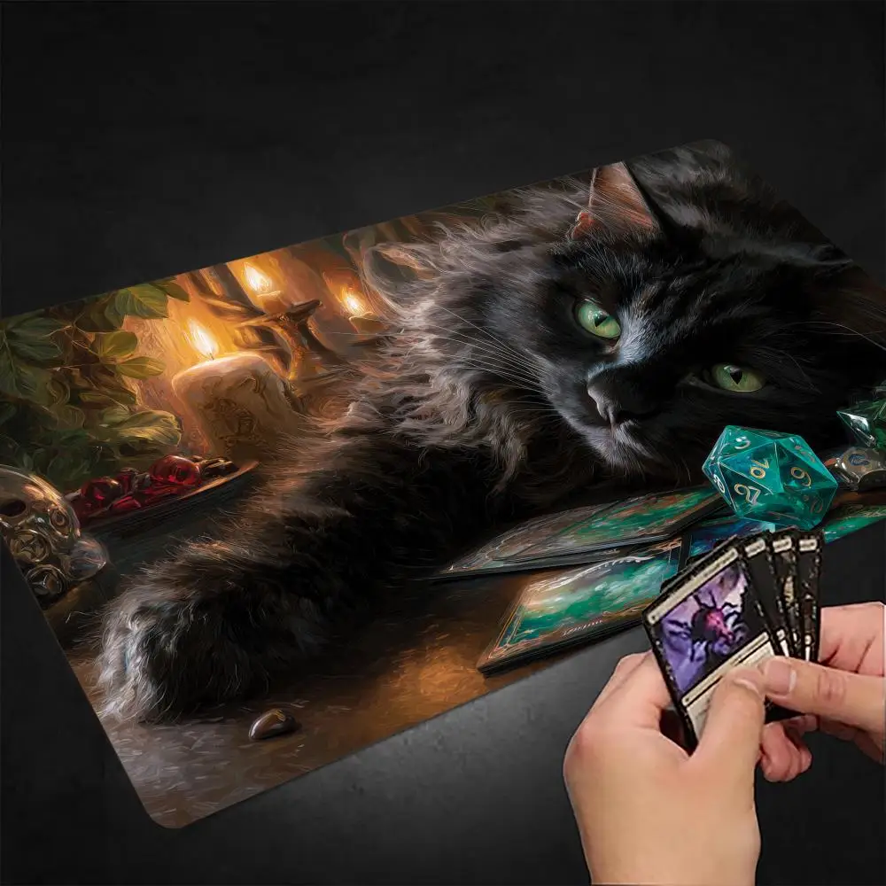 Фото Игровой коврик MTG с изображением ленивого черного кота, нескользящий, прочный, 35x60 см, для командных игр Magic: The Gathering и других TCG-игр. №2