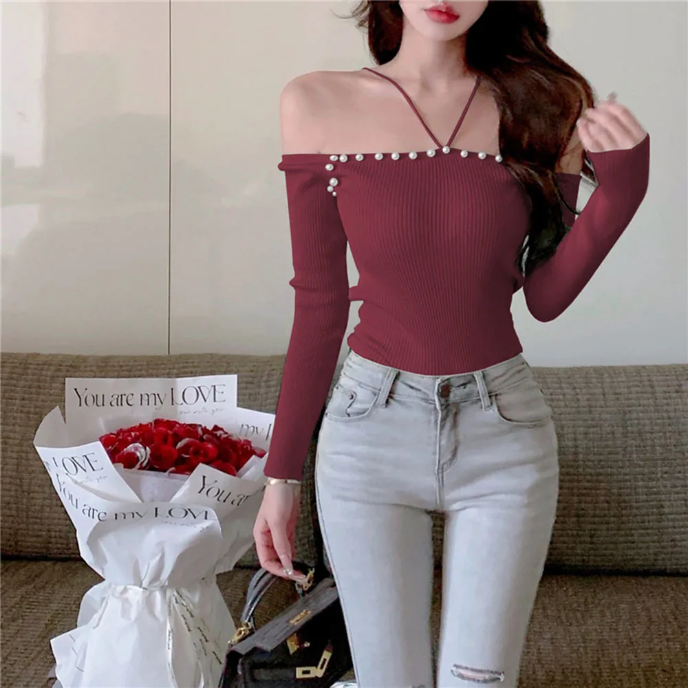 Женский трикотажный кроп-топ с открытыми плечами белый или черный свитер длинным