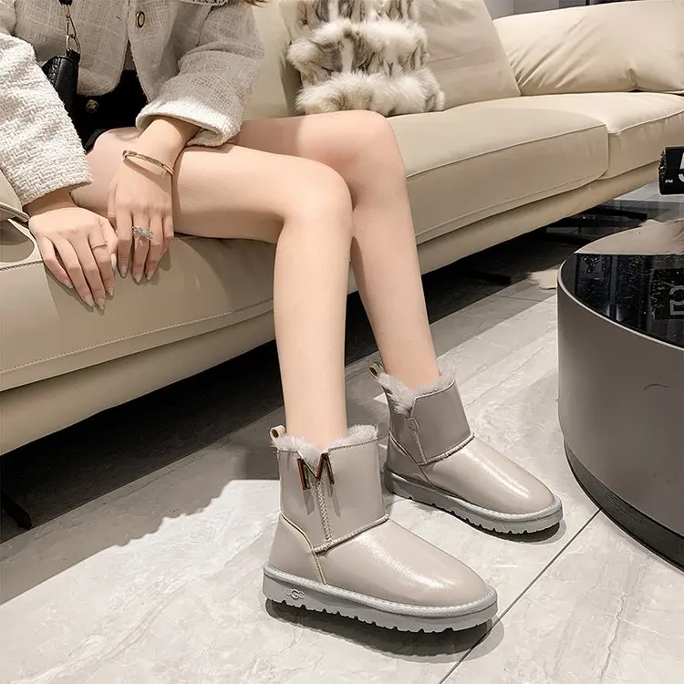 

Новинка осени 2022, модные зимние ботинки на низком каблуке, с круглым носком, искусственные короткие плюшевые зимние ботинки