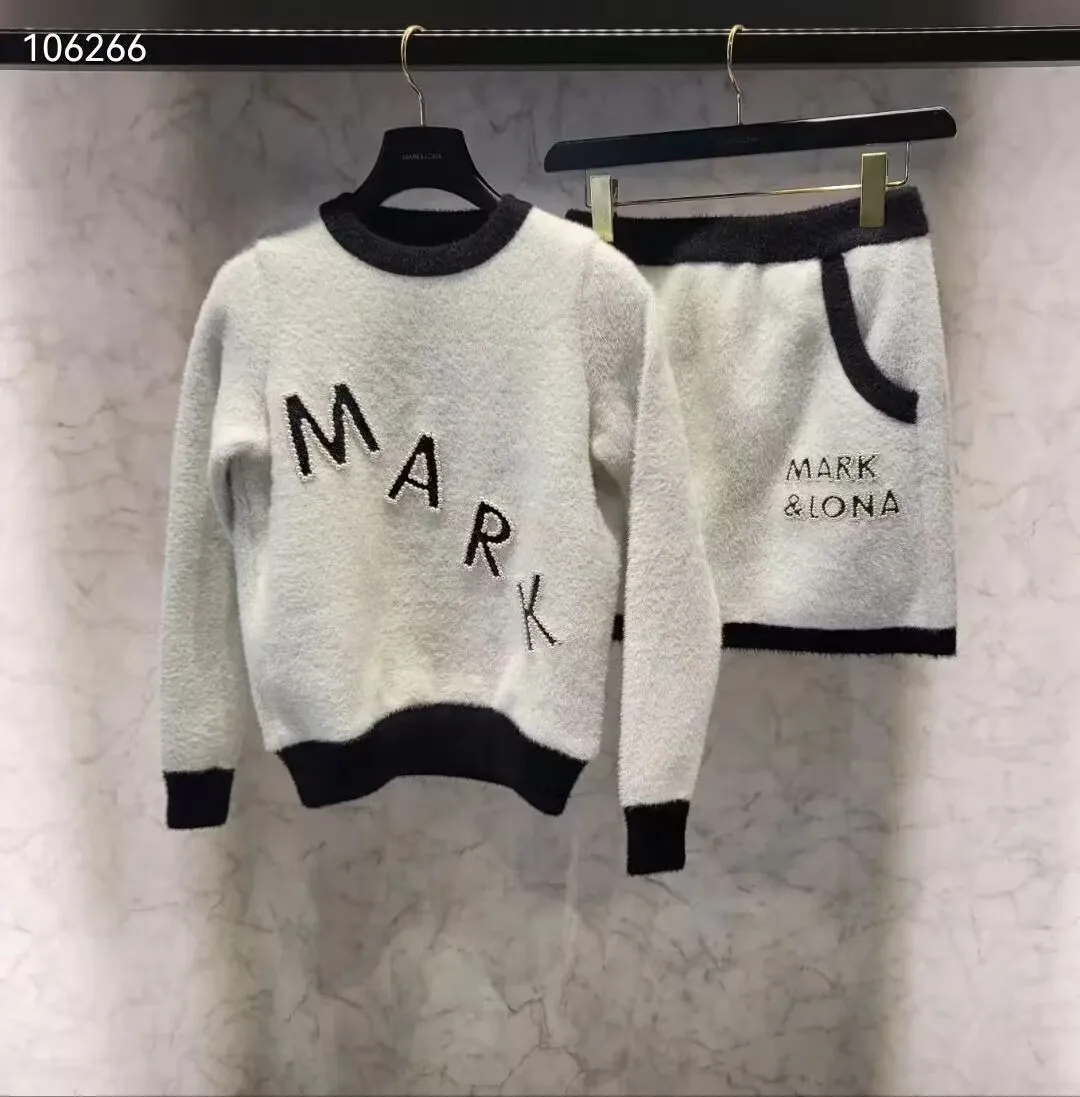 

Golf uniform Autumn/Winter 22 Women's round neck pearl lettermark elastic knitting sweater
