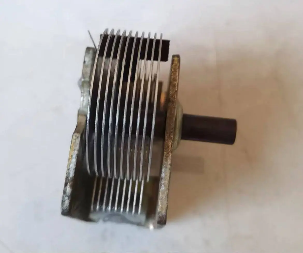 Односоединительный переменный конденсатор маленького типа 260 ПФ