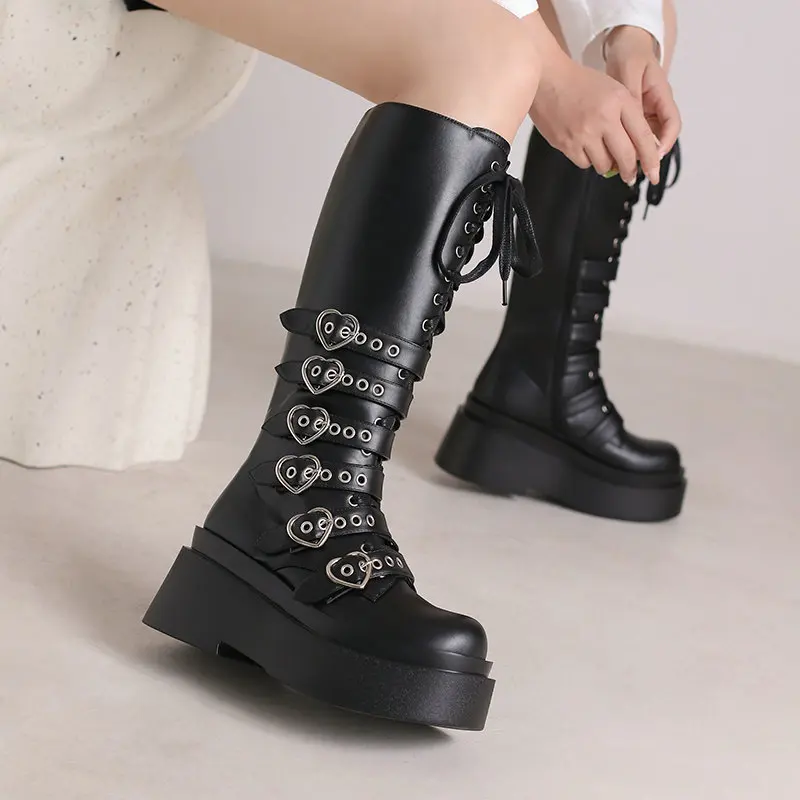 

Черные женские ботинки с пряжкой, роскошные женские ботинки в стиле панк на танкетке с круглым носком, однотонная женская обувь до середины икры, женские дизайнерские ботинки на молнии