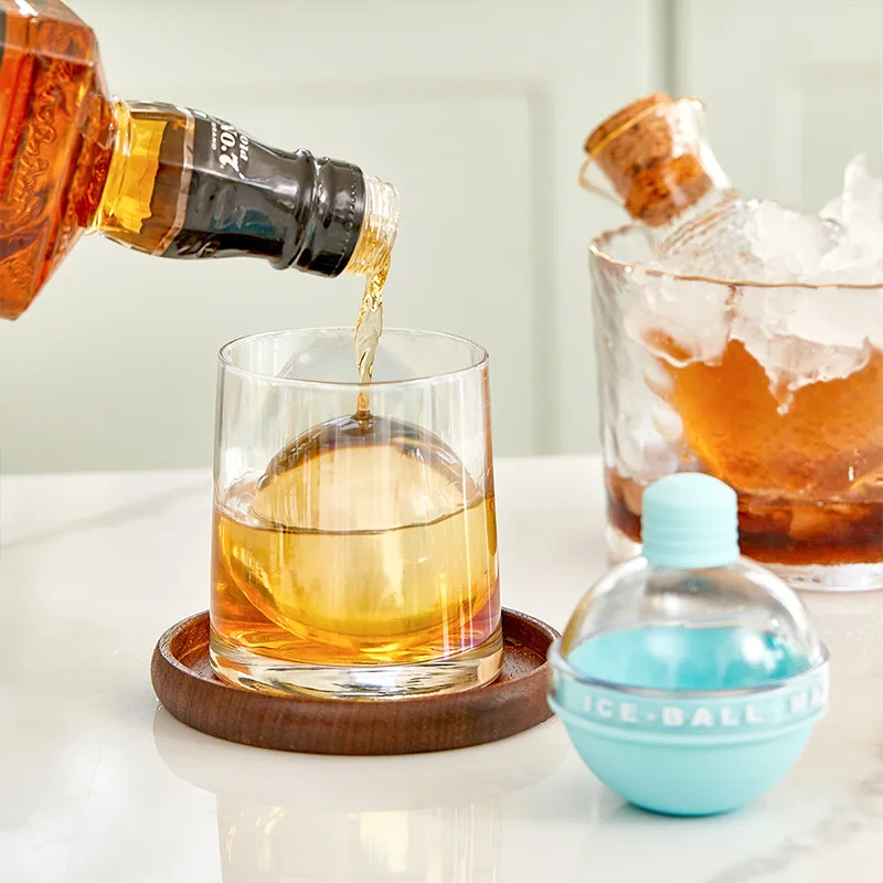 

2022 New Frozen Ice Ball Mold Whiskey Spherical Ice Cube Mold Food Grade Silicone Ice Tray Creative Homemade Ice Ball Artifact