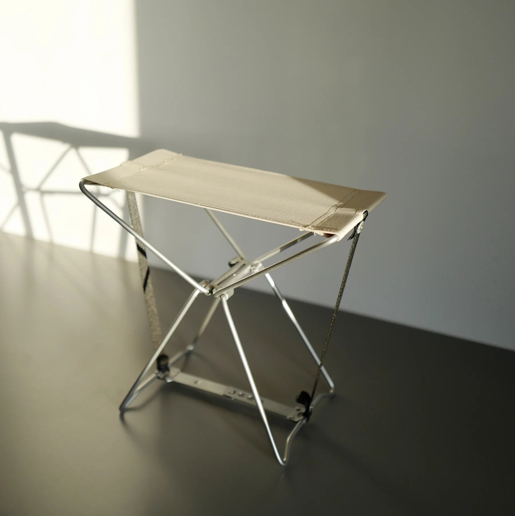 

Складной стул для улицы, компактный стул для хранения, стальная рама, холщовая ткань, полка для альпинизма, рыбалки, кемпинга