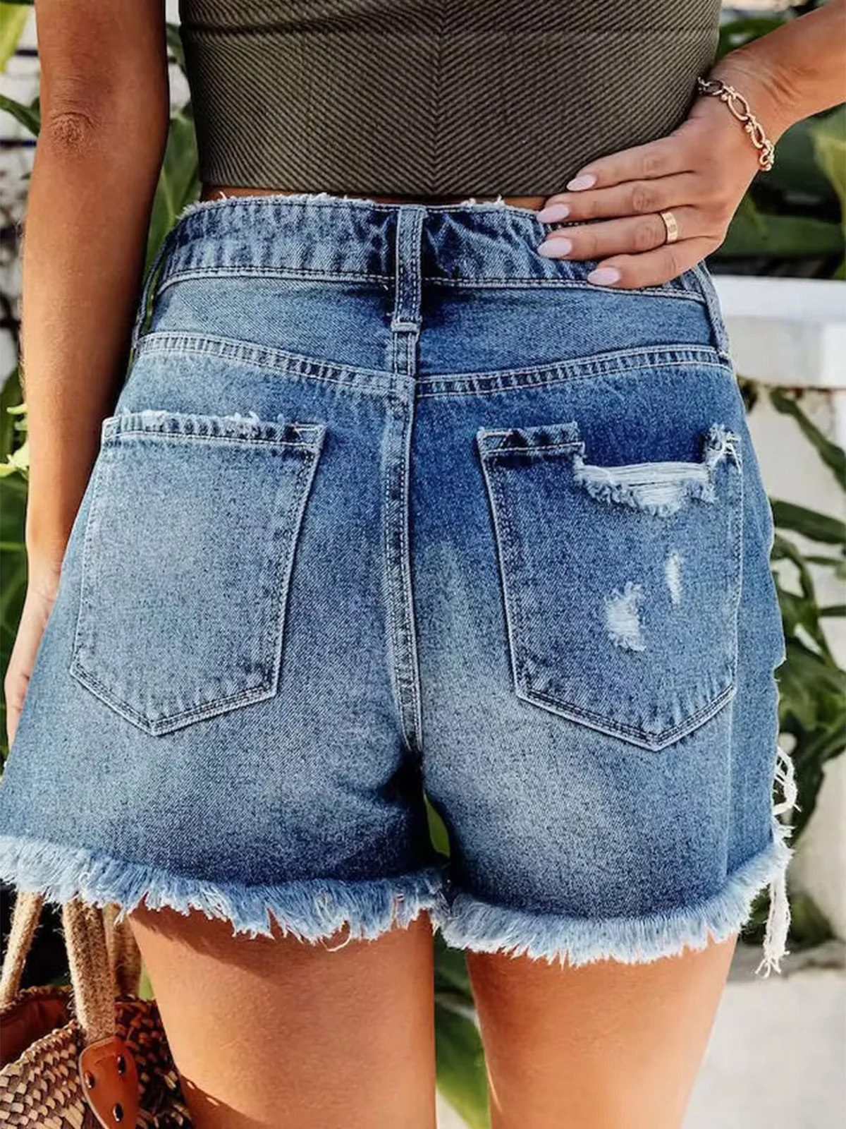 2023 Summer Pocket Button Ripped Frayed Hem Blue Denim Shorts Women's Fashion Casual Denim Hot Pants Slim Fitting Slimming Short