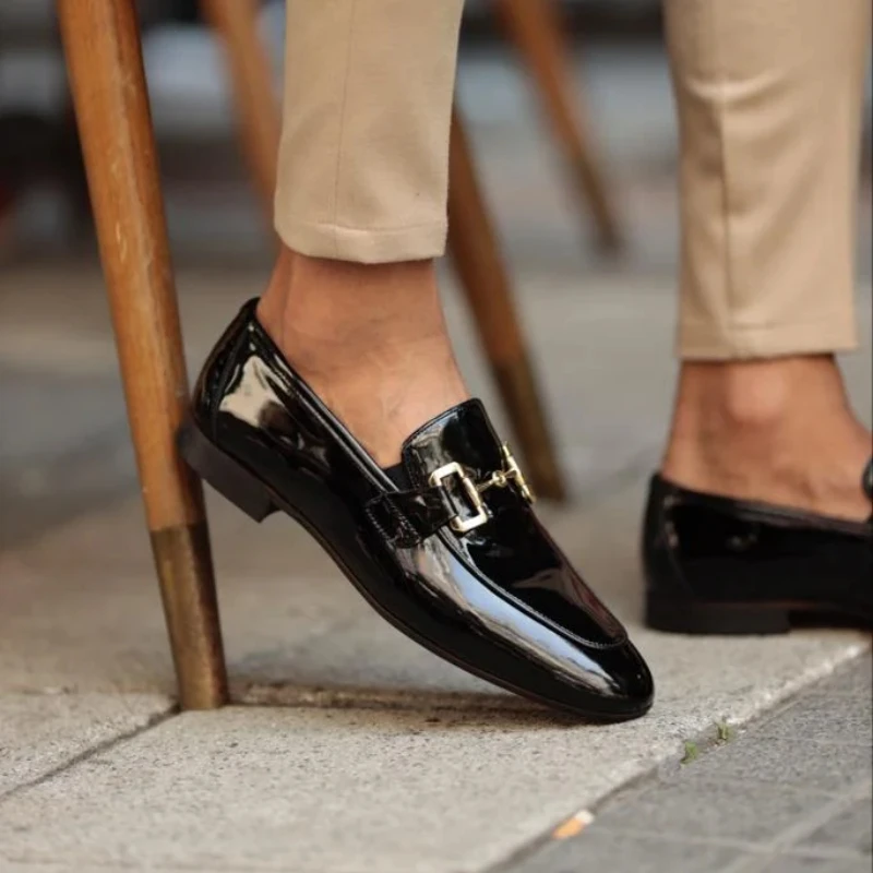 

Black Loafers for Men Metal Decoration Breathable Business Men Dress Shoes Free Shipping Zapatos De Vestir Hombre Men Shoes