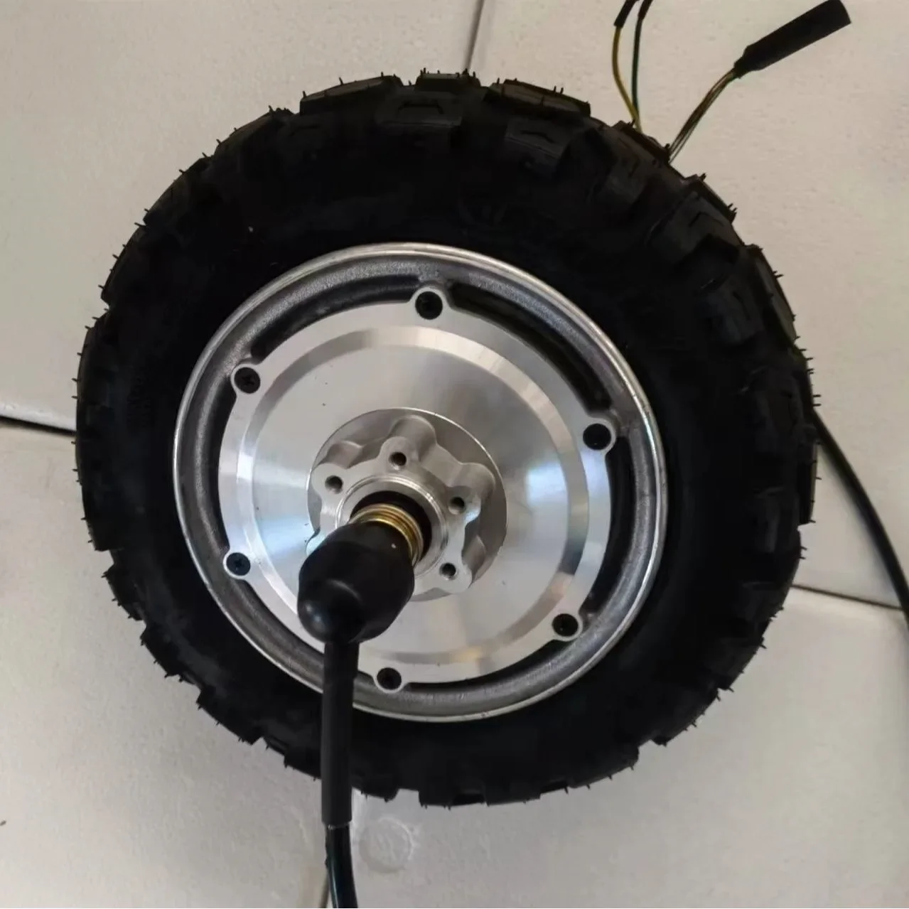 Двигатель для мотоцикла или велосипеда