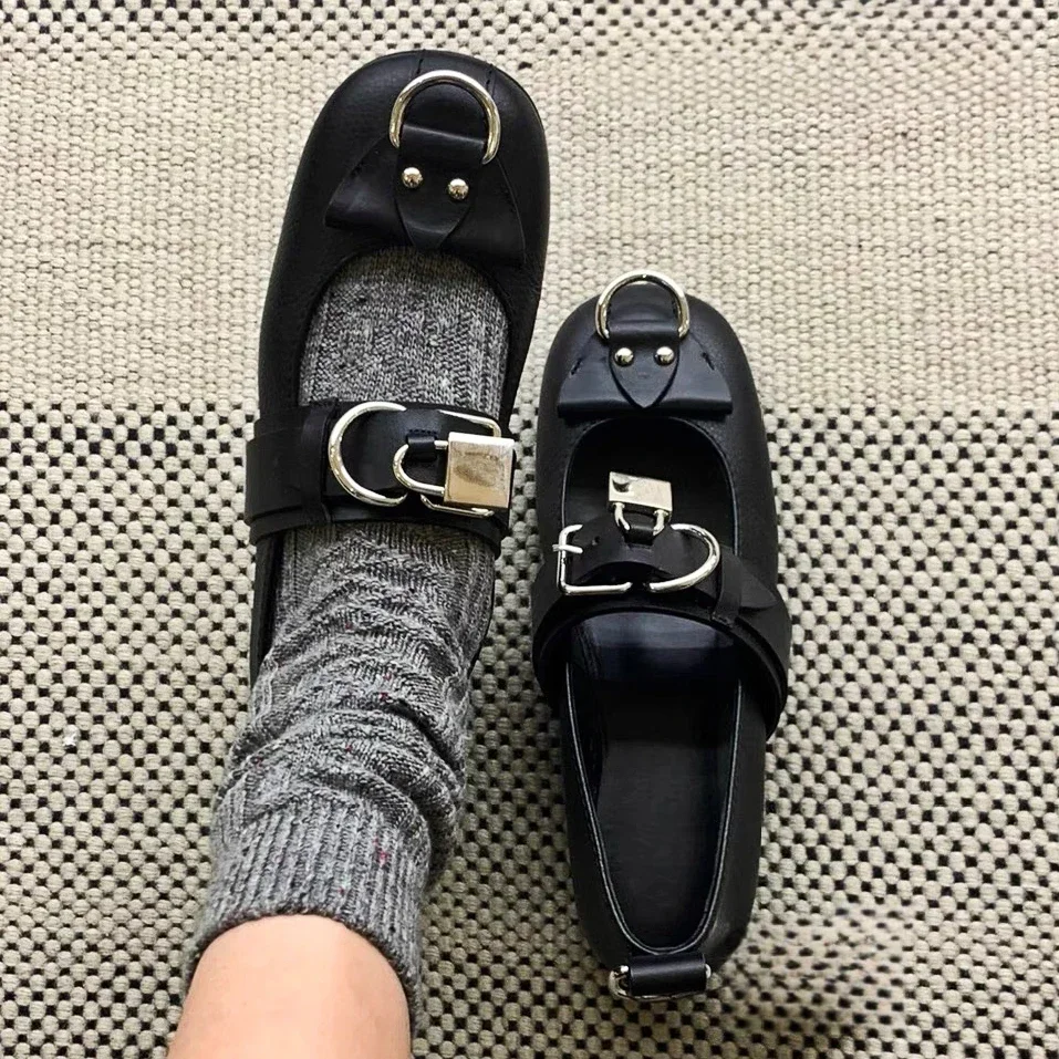 Туфли женские с металлическим замком балетки плоская подошва дизайнерская обувь