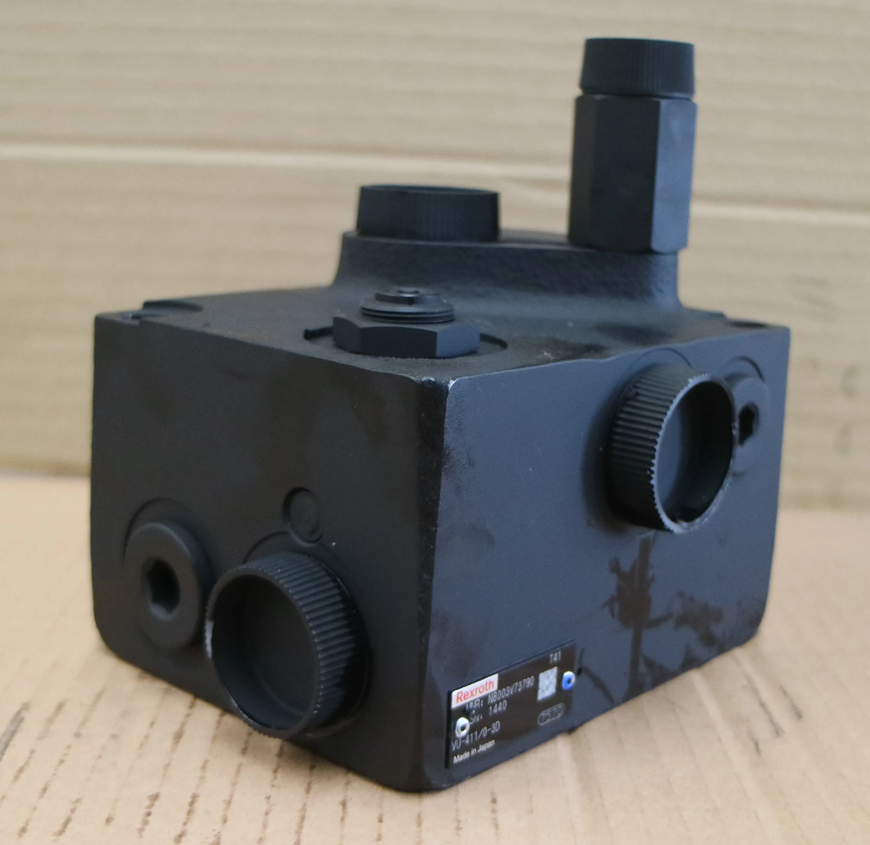 Клапан самосвалов аккумулятора в сборе 569-43-83140 для HD465 HD605