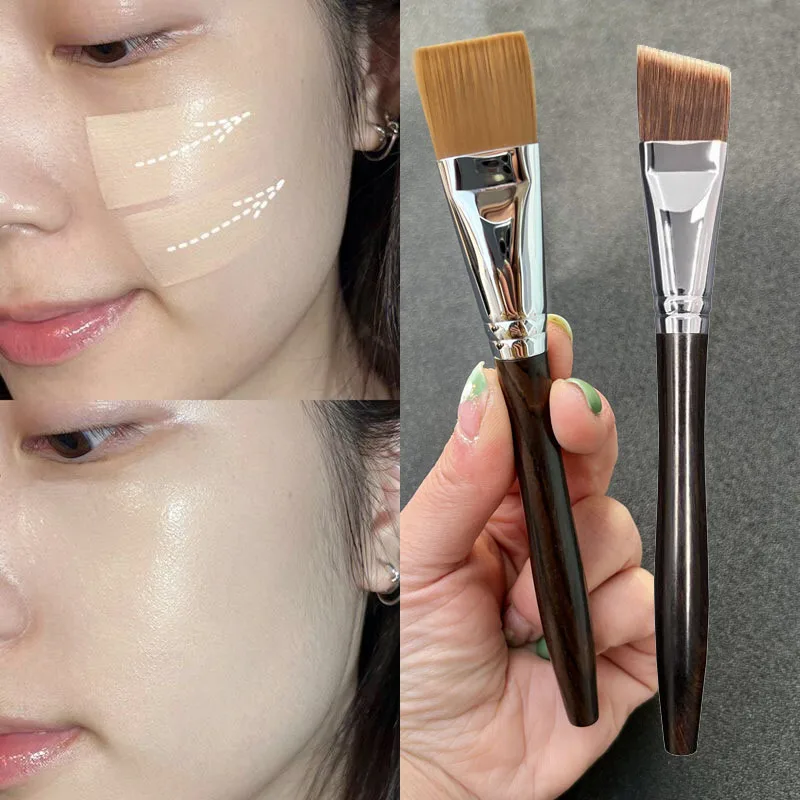 Кисть для макияжа Karsyngirl 1Pcs с ручкой из черного эбенового дерева и искусственными волокнами для нанесения тональной основы и масок.