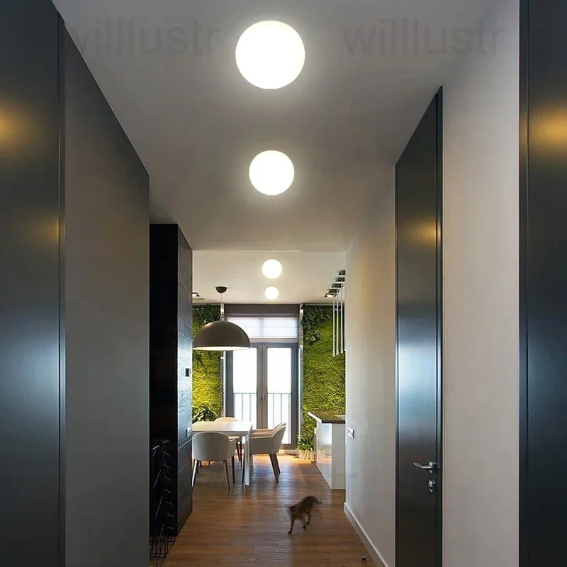 Настенный светильник в современном стиле стеклянное бра с круглыми шариками