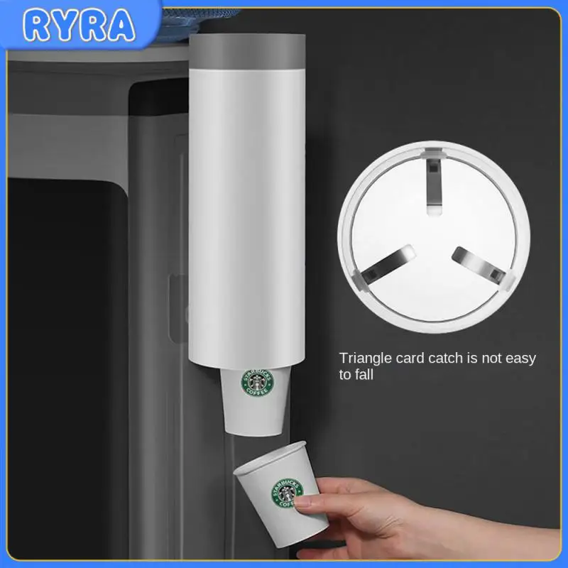 

Маленький вместительный держатель для чашек, подходит для обычных бумажных стаканчиков, нужно по одному за раз, чтобы не снимать автоматиче...