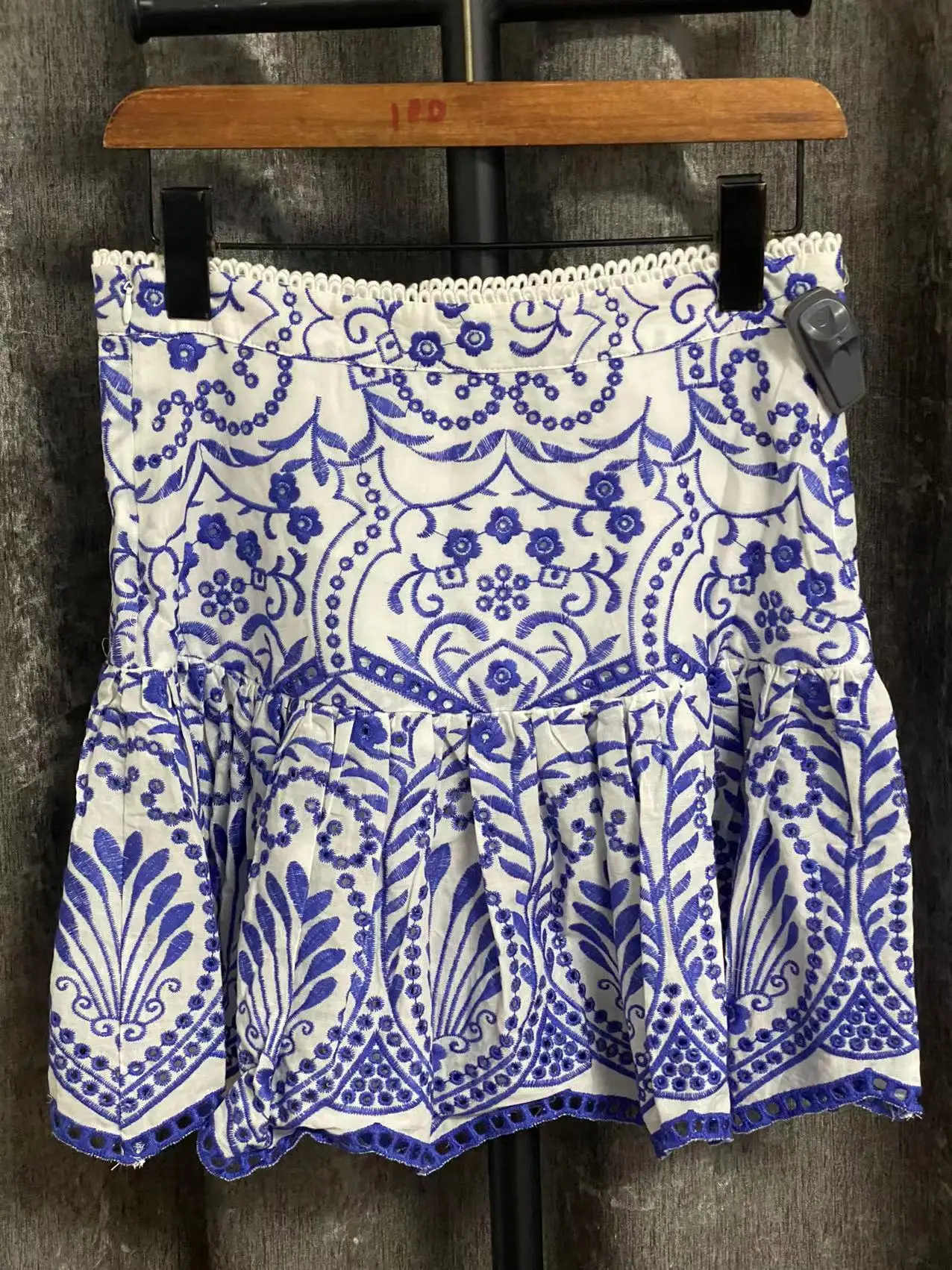 2022 counter quality heavy embroidery hook flower hollow high waist skinny A-line half skirt summer fishtail type short skirt images - 6
