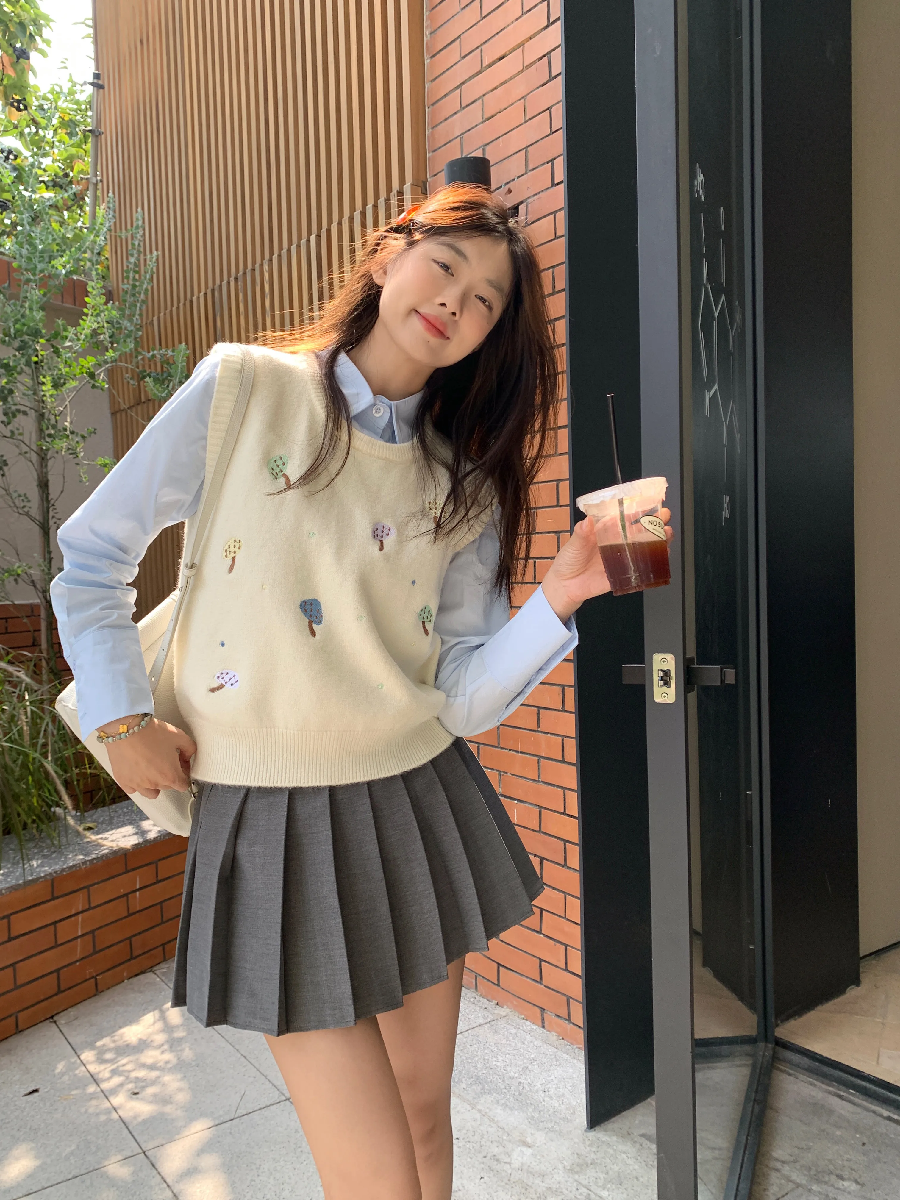 2024 Autumn Women clothes Cute Younger Outer Wear Loose Sleeveless Knit vest Preppy Embroidery Sweater Vest