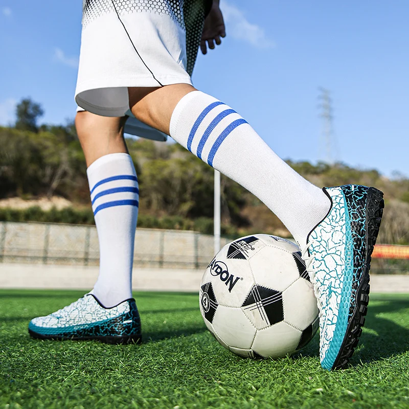 Men's Football Shoes Children's Football Shoes Women's Breathable Football Shoes Anti Slip Sports Shoes Outdoor Football Shoes