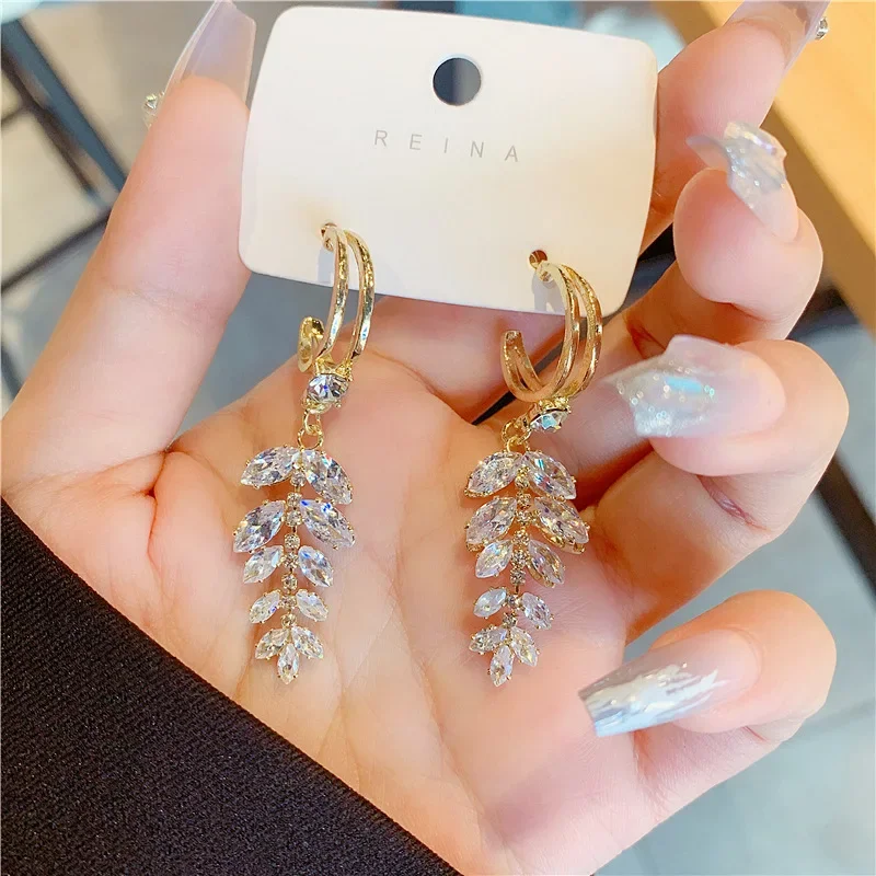 Роскошные длинные висячие серьги золотого цвета с листьями и кристаллами для