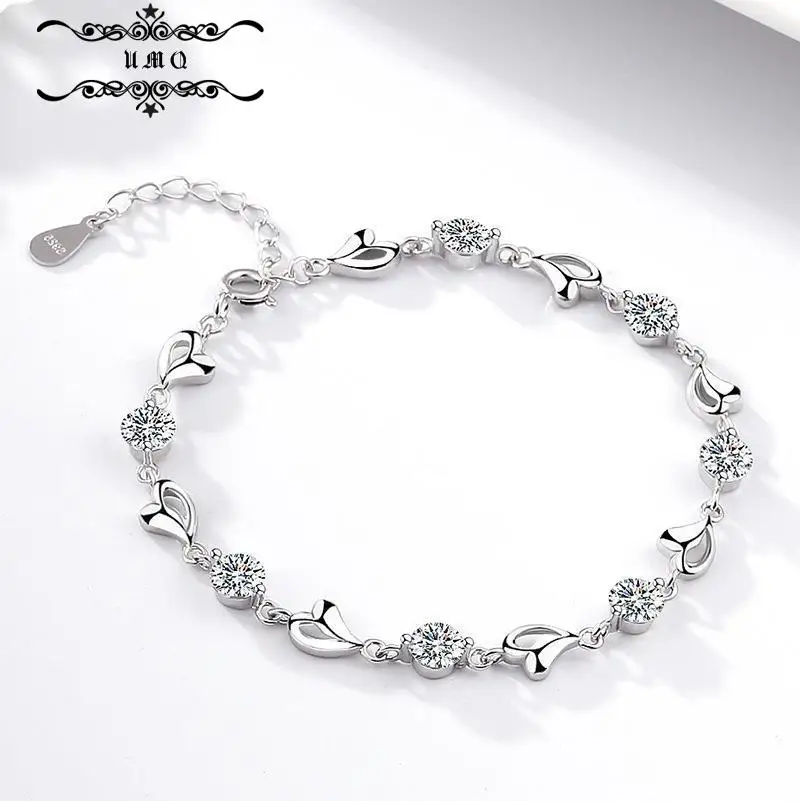 

Женское украшение в виде сердца из серебра пробы с вырезами