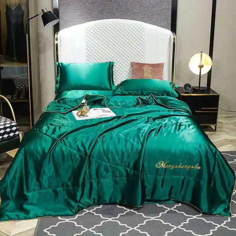 

1Pcs Summer Blanket Ice Silk Quilt Cool Feeling Sleeping Naked Duvet Embroidered Washable Full King Textile Process Bedding